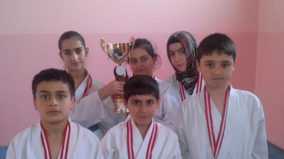 Doğanşehir Karatede 1 Numara