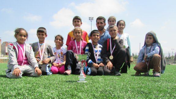 Geleneksel Çocuk Oyunlarında Altıntop Şehit Fuat Bozkurt  İlkokulumuz Malatya Birincisi Olmuştur.