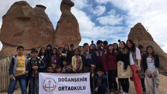 ´´Çalışmak İnsanı Mutlu Eder ´´ Projesi Kapsamında Doğanşehir Ortaokulu Öğrencileri Kapadokya Gezisine Gitmişlerdir.